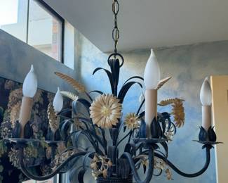 Flower / sheaf of wheat light fixture 