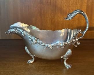 Gravy boat