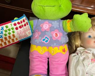 this frog talks check out on/off switch on right foot