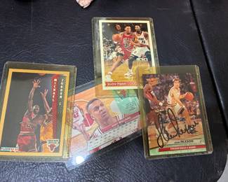 Chicago Bulls cards, one autographed