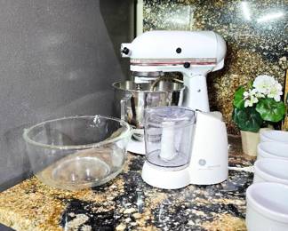 Kitchen-Aid Mixer
