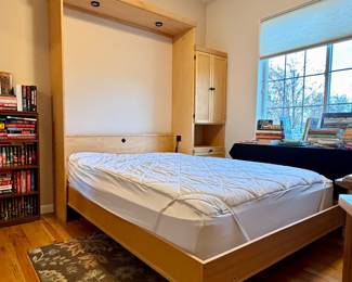 Murphy Bed ! Extra Nice ! 