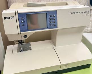 PFAFF Performance 2058 