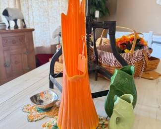 LE Smith Glass MCM  Vase