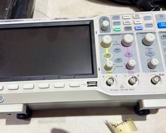 Tons of oscilloscopes Siglent Technologies