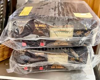 Alinco DM-330FX 30a Stabilized DC Switch