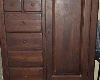 Dresser - Good Shape