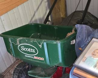 Scott's Fertilizer Spreader