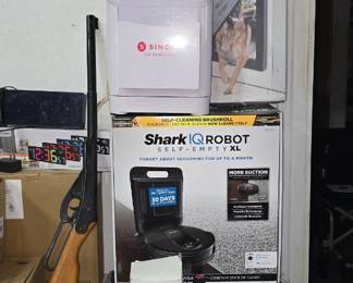 Shark Robot - Brand New - Pet Door Brand New - Singer Case- 