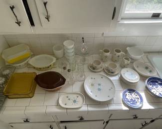Pyrex, crystal, Starbust Franciscan tableware 