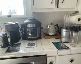 Nesspresso, Ninja air fryer/pressure cooker, Haden electric kettle, Nutribullet, Food processor