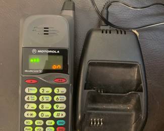 Old? Vintage MOTOROLA Telephone & Charger