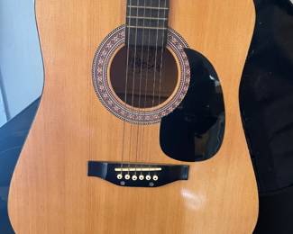 Acoustic Guitar "D"