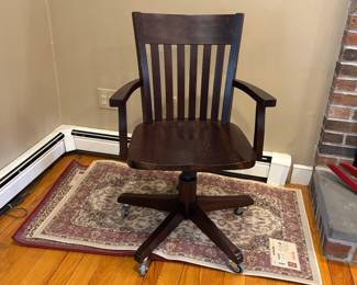 Desk chair, 2 small rugs, new. 