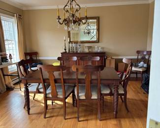 Ethan Allen dining table, and 6 chairs (2 Captains), 2 add. side chairs. 