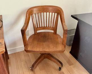 Good solid desk chair, Oak. 