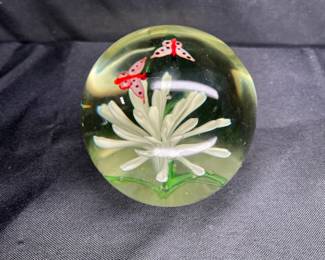 Art Glas Floral Desing & Butterflies Paperweight