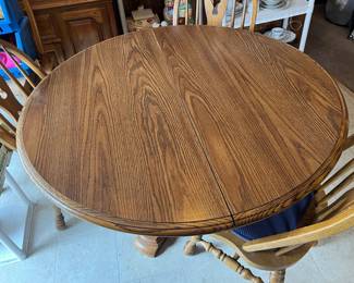 Round Oak Pedestal Dining Table with Chairs