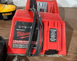 Milwaukee M18 and M12 12-Volt/18-Volt Lithium-Ion Multi-Voltage Battery Charger