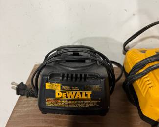 DEWALT DW9116 7.2V-18V 1-Hour NiCd Charger