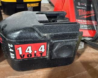 Milwaukee Heavy-Duty 1-Hour NiCd Charger with 14.4V 2.4Ah Battery