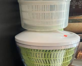 Salad spinners