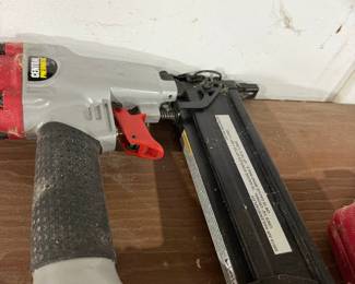 Central Pneumatic 18 Gauge Brad Nailer/Stapler