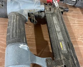 Hitachi NV45AB2 Coil Siding Nailer