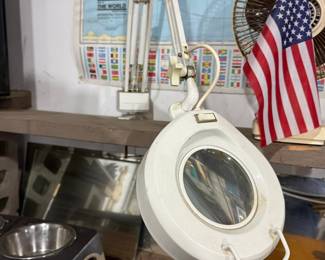 Adjustable Magnifying Lamp with Fluorescent Light