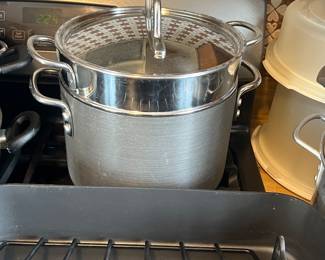 Pot with strainer