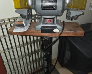 Bench grinder