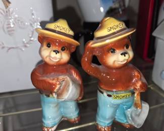 Vintage Smokey the bear salt & pepper set