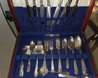 Silver plate flatware set