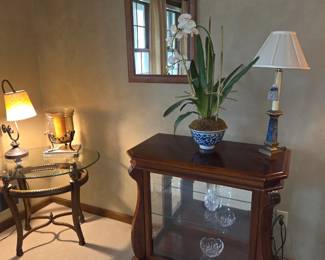 Small display cabinet