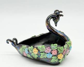 110 IridescentGlassSwanShapedBowl