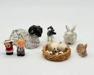 61 MixofMiniatureFigurines