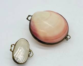 172 VintageClamShellTrinketswHingedBrassTrim