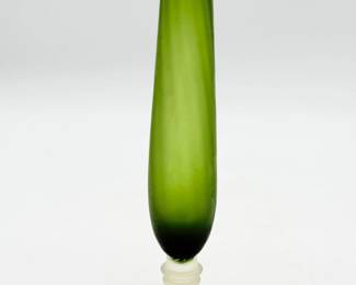 68 VintageFrostedGreenBudVase