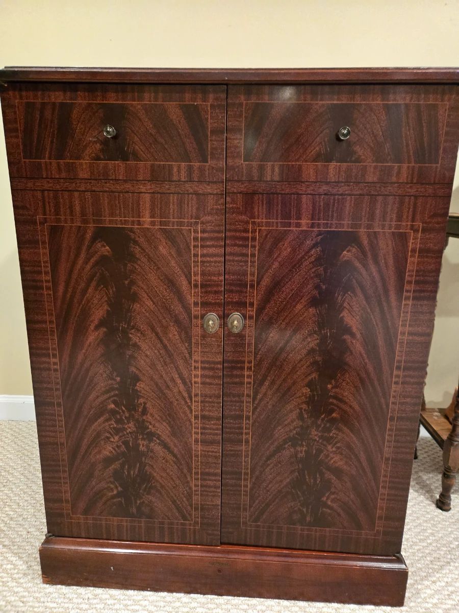 Vintage RCA mahogany wood TV cabinet $225