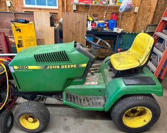 John Deere 320 Riding Mower