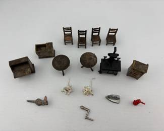 Mini dollhouse furniture