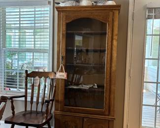 Gun cabinet with lighting, built in shelving, key
