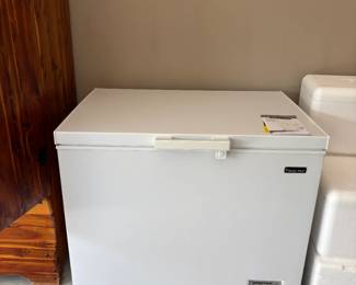 Magic Chef Chest Freezer 9 cu. ft.
