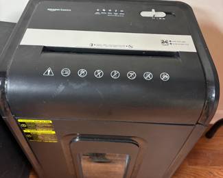 Amazon basic shredder