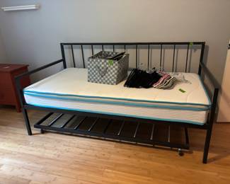 Trundle day bed