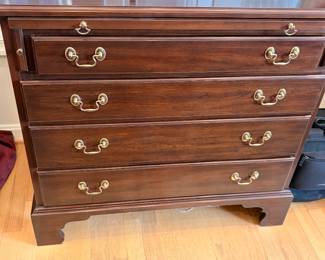 HENKEL HARRIS Black Cherry Bachelors Chest of Drawers