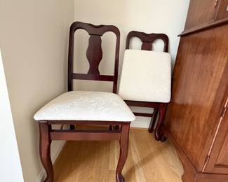 Queen Anne Folding Chair (Set of 2)