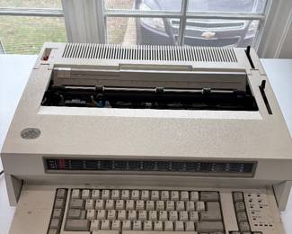 IBM 6782 Personal Wheel Writer 3 Series 2 II Vintage Electric Typewriter
