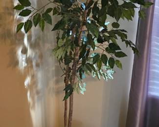 Faux Plants & Floral Arrangements