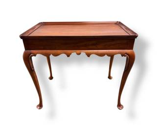 48 HenkelHarrisQueenAnneStyleTeaTablewSlideOutLeaves